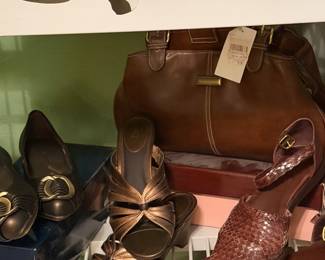 Women's sandals (mostly 7.5)