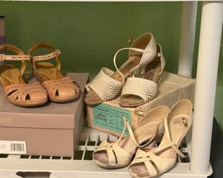 Women's sandals (mostly 7.5)