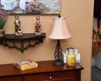 081Family Room
