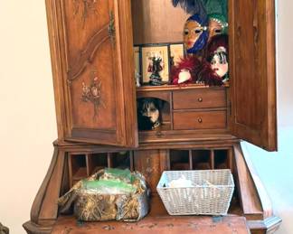 Armoire secretary