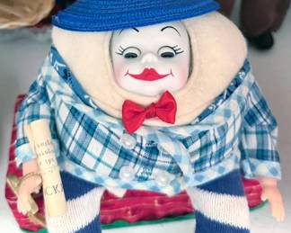 Madame Alexander dolls, including Alice in Wonderland, Lord Nelson, Opera Series, Wizard of Oz, Nativity, Storybook collection, Kaiser collection (inc Cinderella, French Aristocrat), Guardian Angels