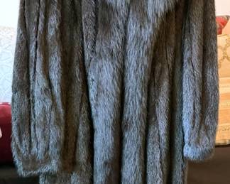 Vintage fur coats (short + full length), capelets, collars