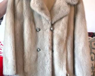 Vintage fur coats (short + full length), capelets, collars