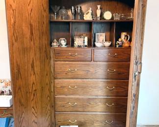 Armoire dresser