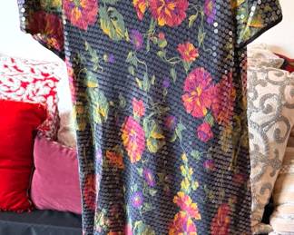 Women’s clothing (XL/XXL): pants (most new with tags), chinos, denim, tops, dresses, winter coats, socks (new), pyjama sets