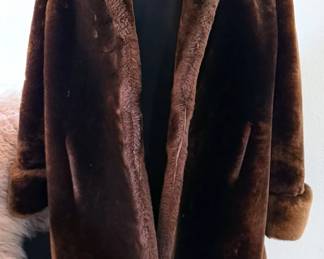 Vintage fur coats (short + full length), capelets, collars