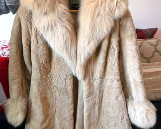 Vintage fur coats (short + full length), capelets, collars