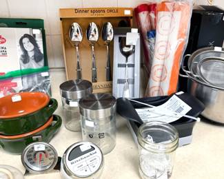 Assorted kitchen wares