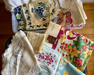 Vintage Tablecloths Napkins Chenille Bedspread 