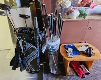 new golf bag with recently referbished clubs