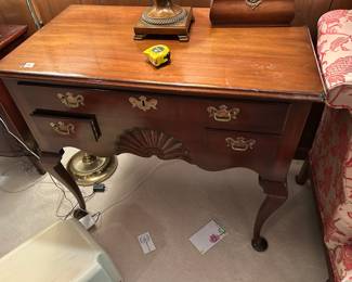 #36	Kittinger Historic Reporduction Table w/3 drawers w/q/a legs - 35x20x30	 $175.00 			