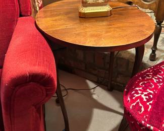 #24	Wood Oval Drop-Side end Table w/q/a legs - 11-28x16x22	 $100.00 			