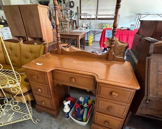 #89	Maple Wood Vanity w/7 drawers (as is finish) no mirror - 44x18x30	 $60.00 			