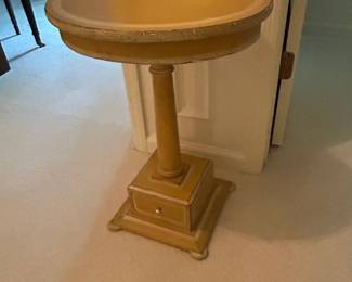 #175	gold oval table with drawer 17x14x24x	 $75.00 			