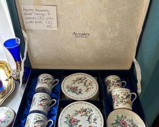 #217	Aynsley Pembroke boxed tea cups and saucers 5 with butter pats (2)	 $35.00 			
