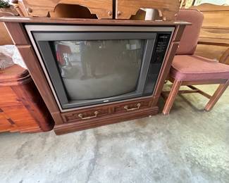 #78	I Love Lucy  TV - condition unknown - 36x18x33 - You Move	 $10.00 			