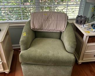 Best Swivel Chair - Sage Green