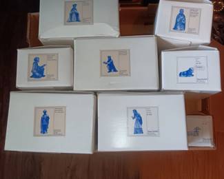 Hummel nativity figures