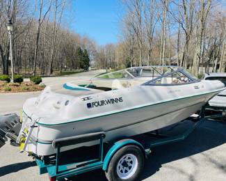 * 1997 Four Winns Sport Boat - 18 Ft. - excellent working condition - inboard/outboard motor. 