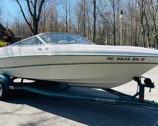 * 1997 Four Winns Sport Boat - 18 Ft. - excellent working condition - inboard/outboard motor. 