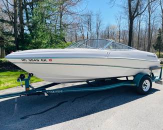 1997 Four Winns Sport Boat with trailer - 18ft excellent working condition 