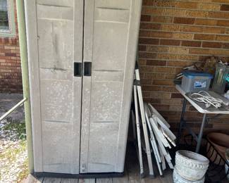 Storage cabinet 