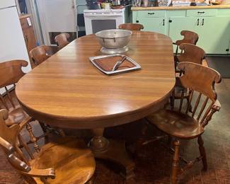 Maple table/8 chairs