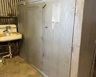Storage cabinet 