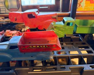 1930's Wyandotte Pressed Steel Dump Truck