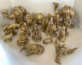 18 Piece Ceramic Nativity Set