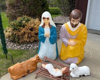 VINTAGE BLOW MOLDS NATIVITY SET
