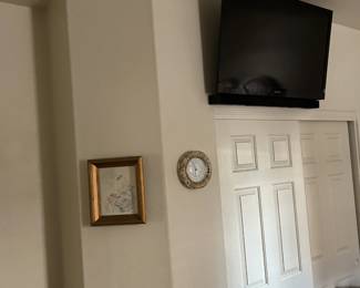 Art & 40" Smart TV