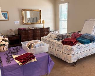 Bedroom sets, mattresses 