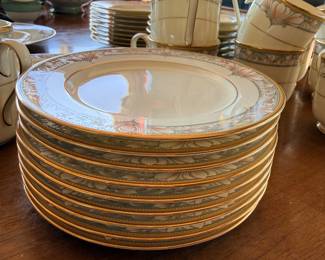 Set of Noritake Bone China - Japan - Barrymore Pattern