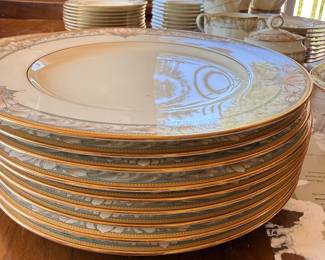 Set of Noritake Bone China - Japan - Barrymore Pattern