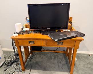 Mission style oak desk - nice size with back drawers