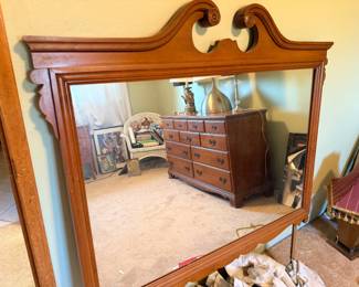 Mirror that attaches to the dresser