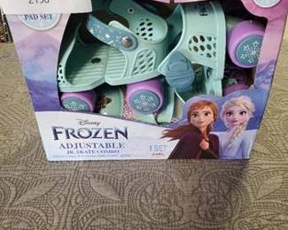 Frozen Kids' Roller Skate with Pad Set