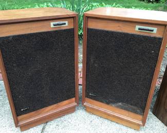 Vintage wooden  speaker CRITERION 60s $100