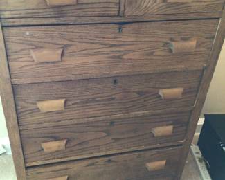 Solid oak antique 6 drawer dresser $200