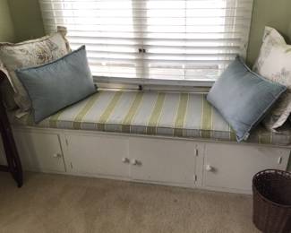 Foam window seat with 4 pillows $80