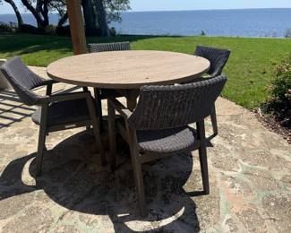 Kingsley Bate Outdoor Table and 4 chairs