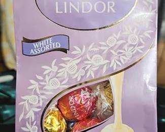 Lindt LINDOR Irresistibly Smooth White Assorted Chocolate Truffles