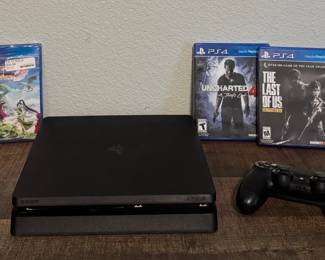 Sony PlayStation 4 PS4 Console Bundle with DualShock 4 Controller  3 Hit Games