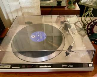 Technics SL-1500 MK2 Turntable