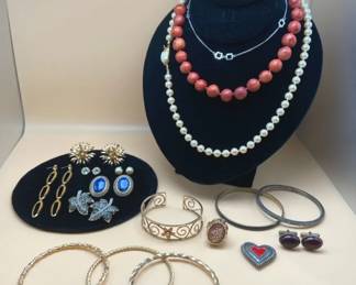 Vintage Ladies Costume Jewelry