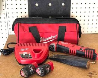 Milwaukee M12 12V Cordless Oscillating MultiTool