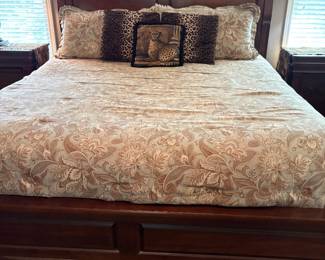 King size bed 