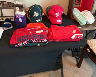 2nd bedroom - more hats & miscellaneous