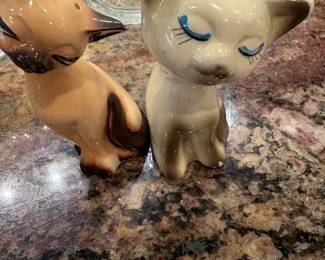 Siamese kitten set